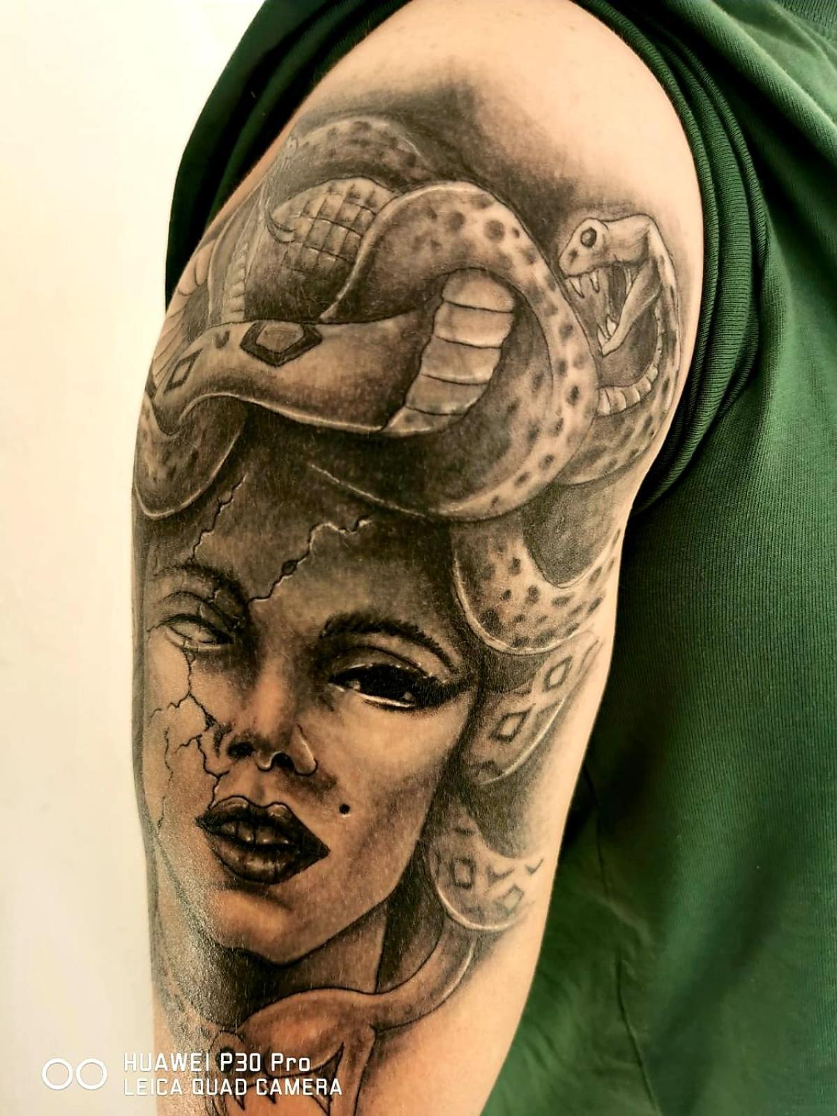 Tattoo Pension Mit Restaurant Und Tattoo-Studio Mortschach Exterior photo